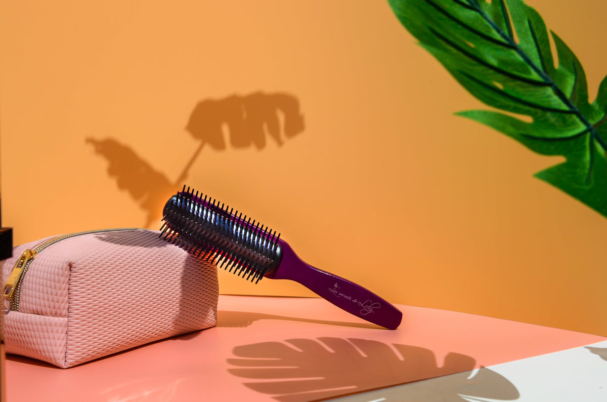 Cheveux texturés : quelle(s) brosse(s) choisir ?
