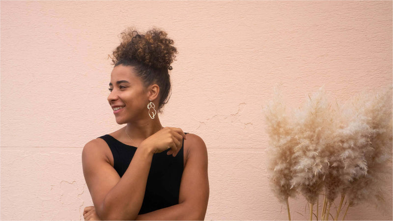 Quels soins en rentrant de vacances pour vos cheveux crépus, bouclés, frisés et ondulés ?