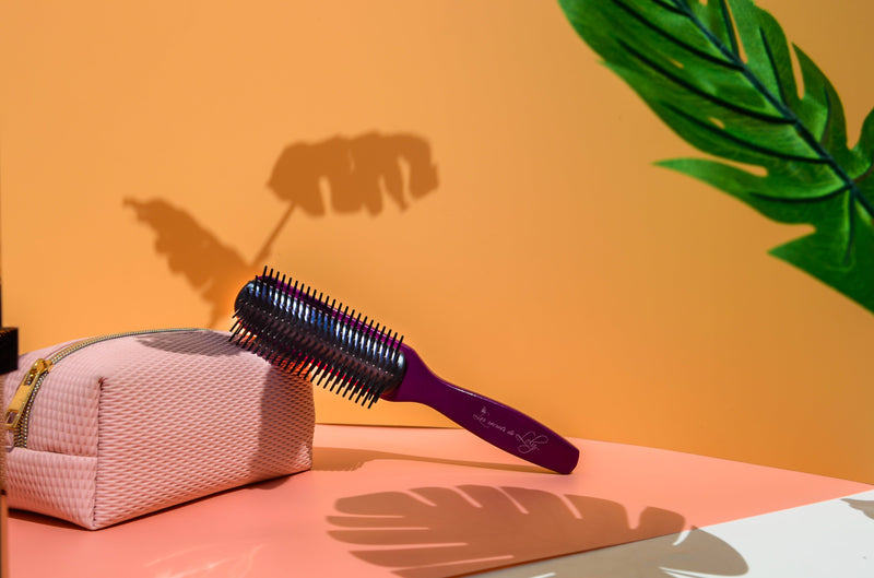 Cheveux texturés : quelle(s) brosse(s) choisir ?