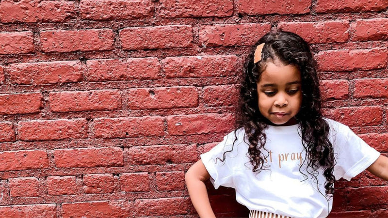 Entretenir les cheveux ondulés de mon enfant