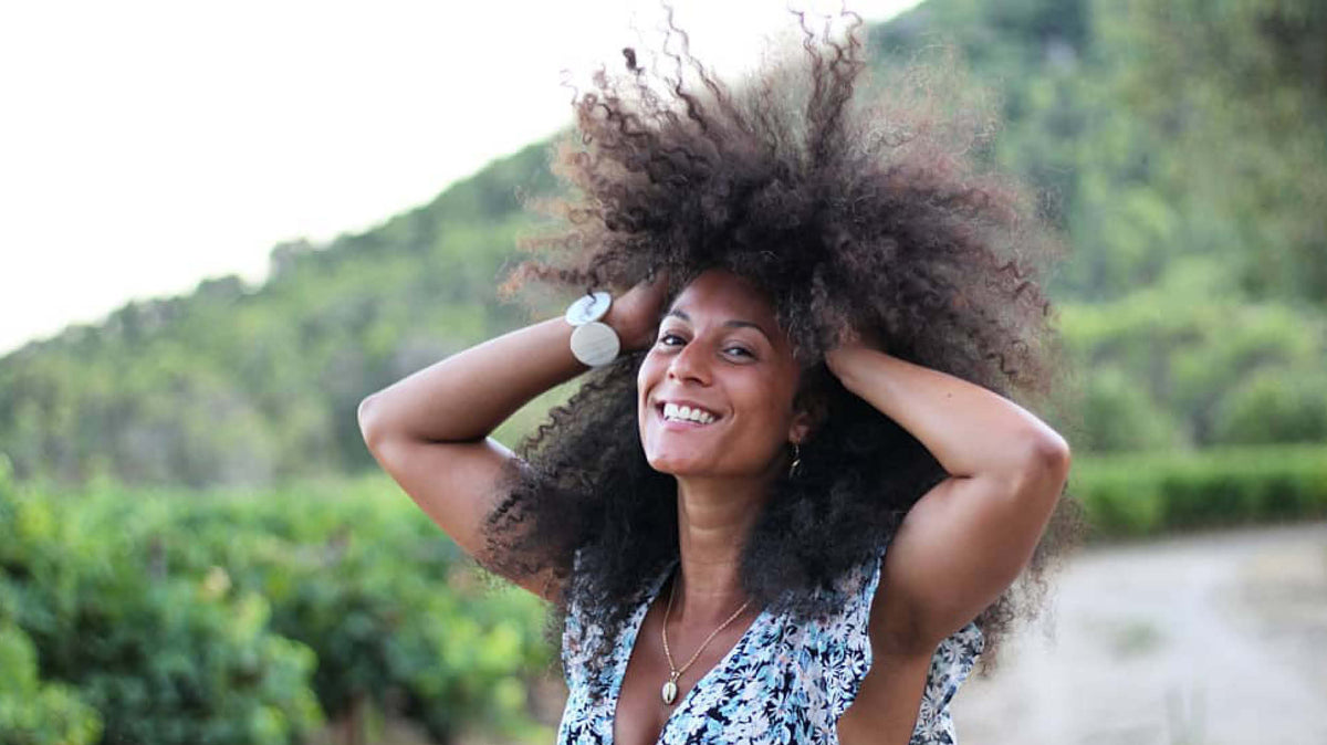 5 conseils pour favoriser le volume de vos cheveux texturés
