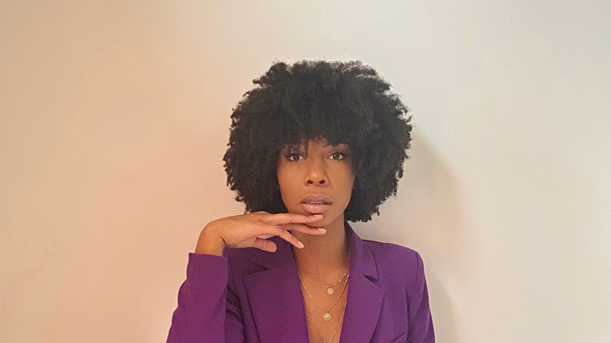 Cheveux crépus : pourquoi nourrir ses cheveux est important ?