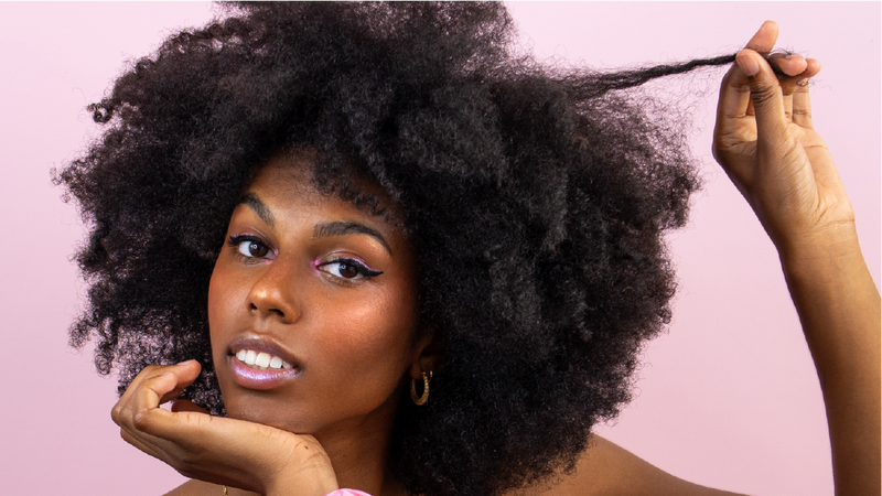 3 étapes pour démêler les cheveux crépus