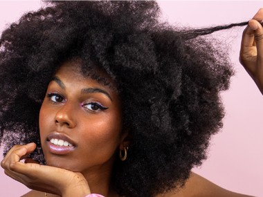 3 étapes pour démêler les cheveux crépus