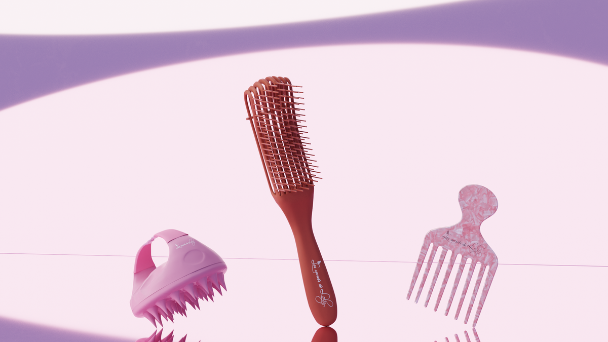 Cheveux texturés : quelle(s) brosse(s) choisir ?