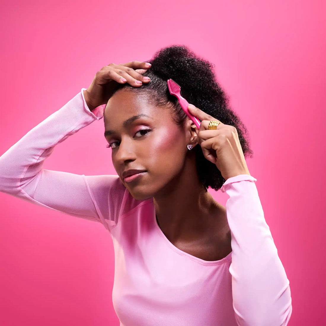 Pelo aplacado con Baby hair - Bálsamo fijador y cepillo baby hair